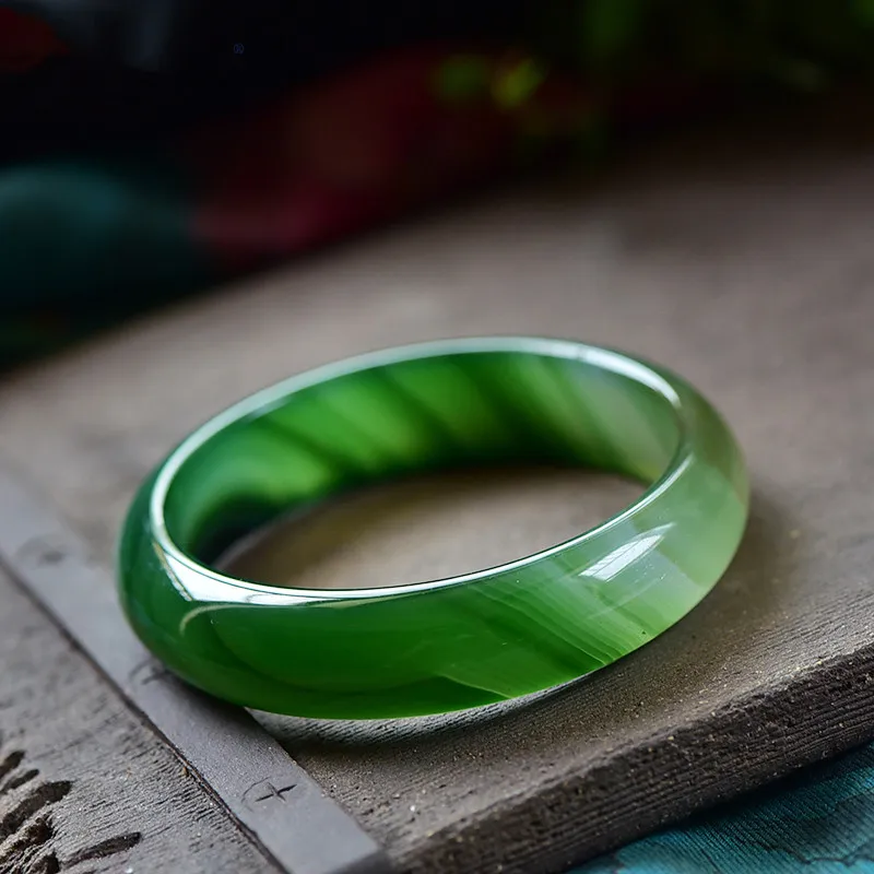 New Natural Brazilian Agate Dark Green Chalcedony Jade Stour Bangle Goddess Fashion Exquisite Lucky Bracelet Accessories
New Natural Brazilian Agate Dark Green Chalcedony Jade Stour Bangle Goddess Fashion Exquisite Lucky Bracelet Accessories