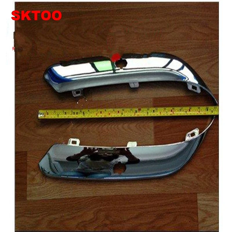 SKTOO For Chrysler 300C headlights on the front bumper trim panel large lighting board bright stripe bumper 300C accessories
SKTOO For Chrysler 300C headlights on the front bumper trim panel large lighting board bright stripe bumper 300C accessories