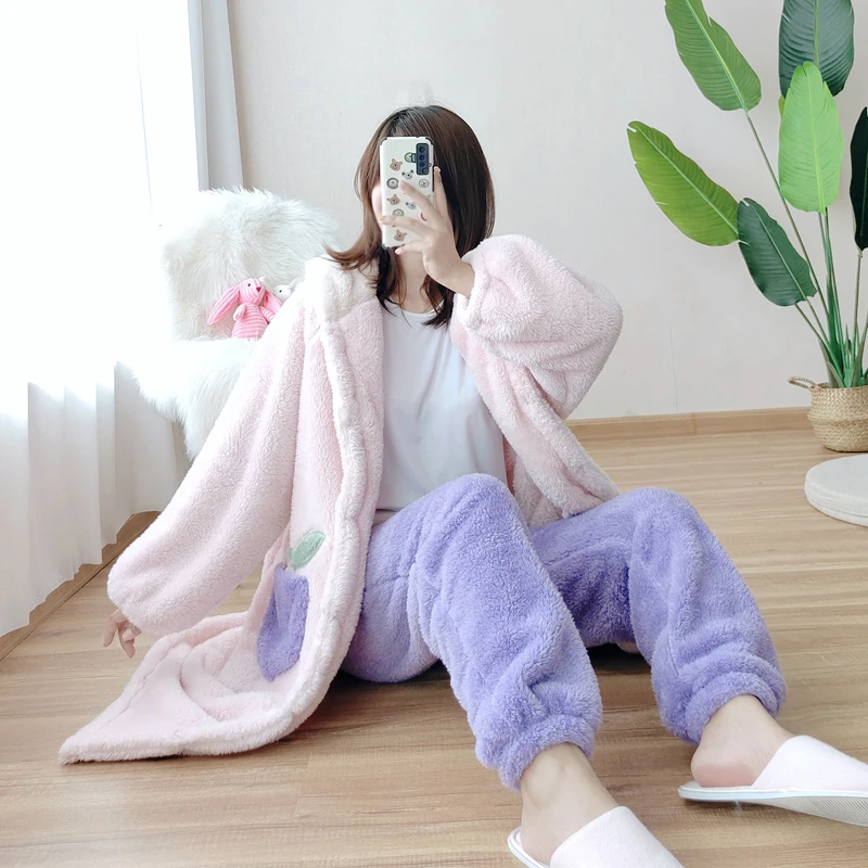 Flannel Women sleepwear robe Thick Warm Winter Shower Spa Robe bath Bathrobe Sleep Nightgown robe Maternity clothes 3XL-6XL
Flannel Women sleepwear robe Thick Warm Winter Shower Spa Robe bath Bathrobe Sleep Nightgown robe Maternity clothes 3XL-6XL