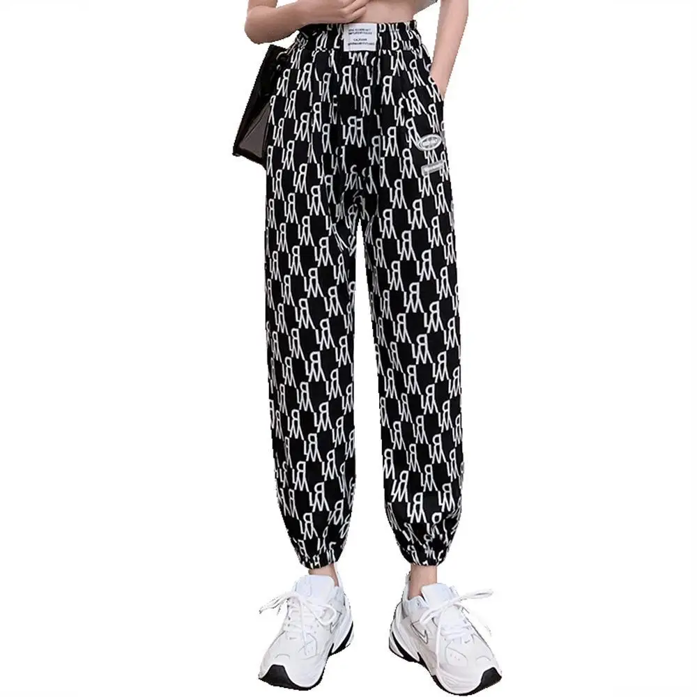 Hip hop casual pants women's spring new letter pants printed Harem Pants loose and slim Leggings Capri Pants
Hip hop casual pants women's spring new letter pants printed Harem Pants loose and slim Leggings Capri Pants