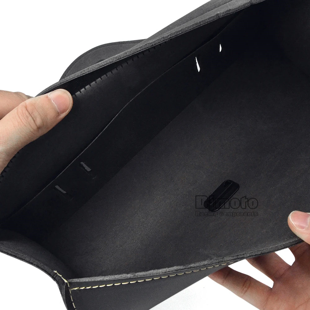 BJMOTO Black Color Motorcycle Accessories Moto Roll Barrel Saddle Bag PU Leather Metal Tool Pack Front Rear for Harley Davidson 
BJMOTO Black Color Motorcycle Accessories Moto Roll Barrel Saddle Bag PU Leather Metal Tool Pack Front Rear for Harley Davidson
