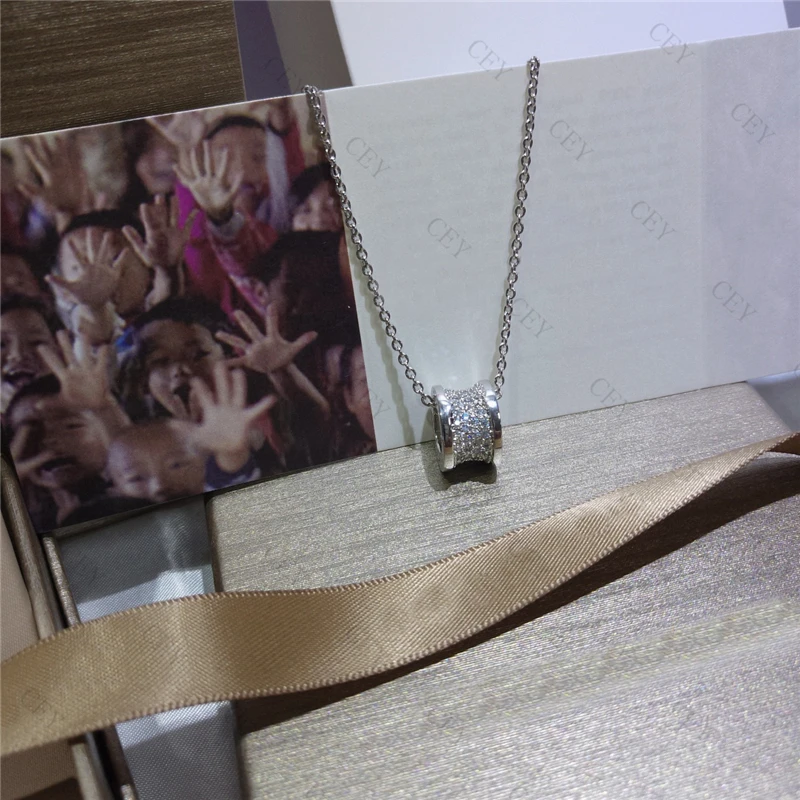S925 Sterling Silver Famous Luxury Gypsophila Brick Necklace Pendant High-end Holiday Valentine's Day Gift Attendance
S925 Sterling Silver Famous Luxury Gypsophila Brick Necklace Pendant High-end Holiday Valentine's Day Gift Attendance
