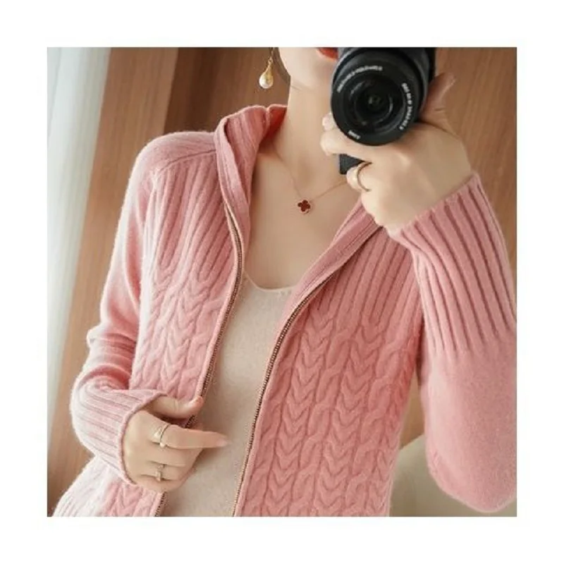 New autumn and winter knitted cardigan, zipper high neck cardigan, loose twist pattern knit sweater, casual jacket
New autumn and winter knitted cardigan, zipper high neck cardigan, loose twist pattern knit sweater, casual jacket