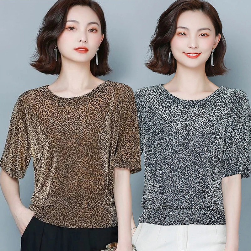 Женская футболка с коротким рукавом, леопардовым принтом и круглым вырезом
Женская футболка с коротким рукавом, леопардовым принтом и круглым вырезом