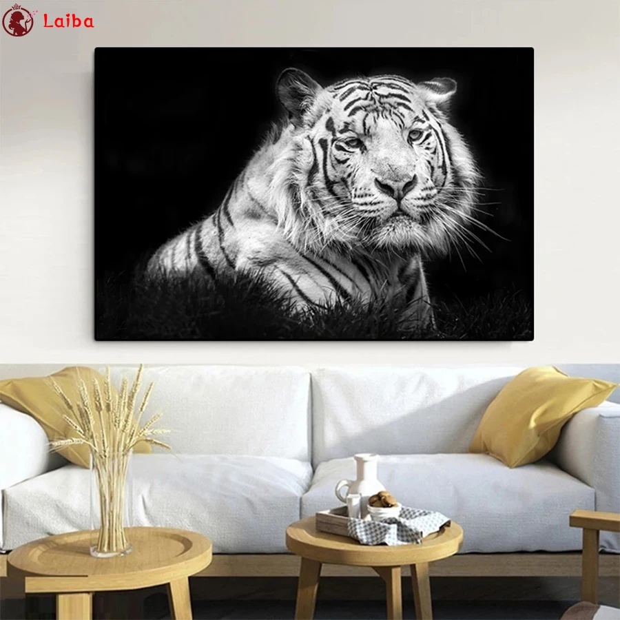 full drill square Crystal Paintings black and white animal art, tiger Diamond Embroidery Full round 5d Diy diamond painting
full drill square Crystal Paintings black and white animal art, tiger Diamond Embroidery Full round 5d Diy diamond painting