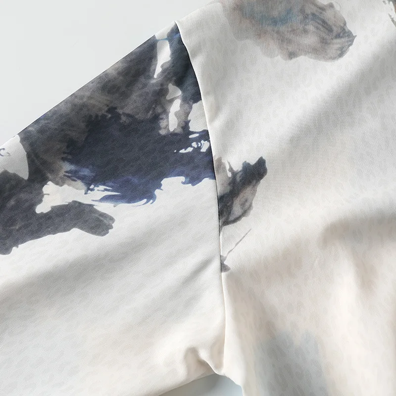 High-End Abstract Art Splash-Ink Korean Shirt Women's 2021 Spring Long-Sleeved Single-Breasted Top Fashion Loose Elegant Blouses
High-End Abstract Art Splash-Ink Korean Shirt Women's 2021 Spring Long-Sleeved Single-Breasted Top Fashion Loose Elegant Blouses