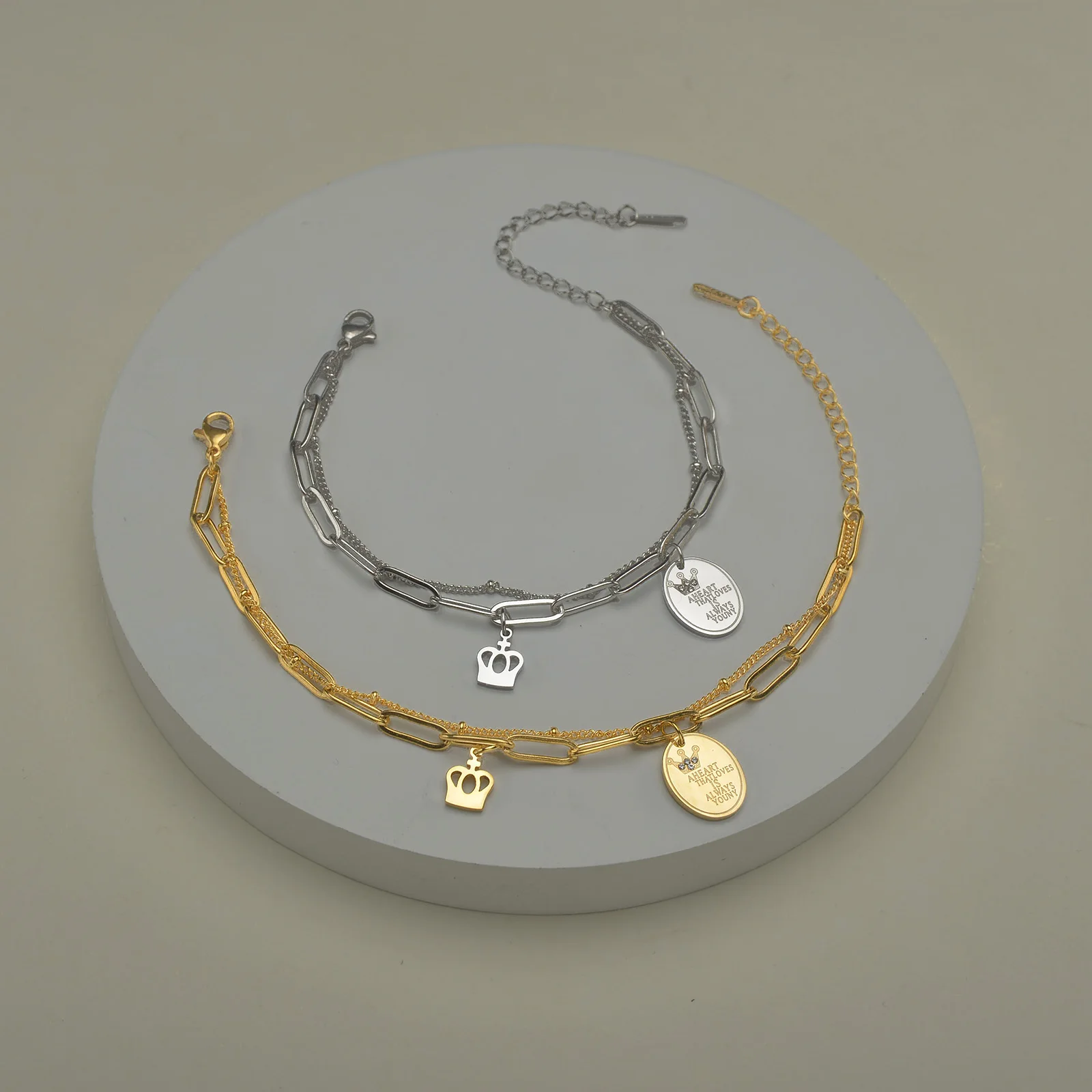 Akizoom Punk Double Layers Bangles Stainless Steel Crown Stone Bracelet Hand Chain Charm for Women Party Jewelry Gift
Akizoom Punk Double Layers Bangles Stainless Steel Crown Stone Bracelet Hand Chain Charm for Women Party Jewelry Gift