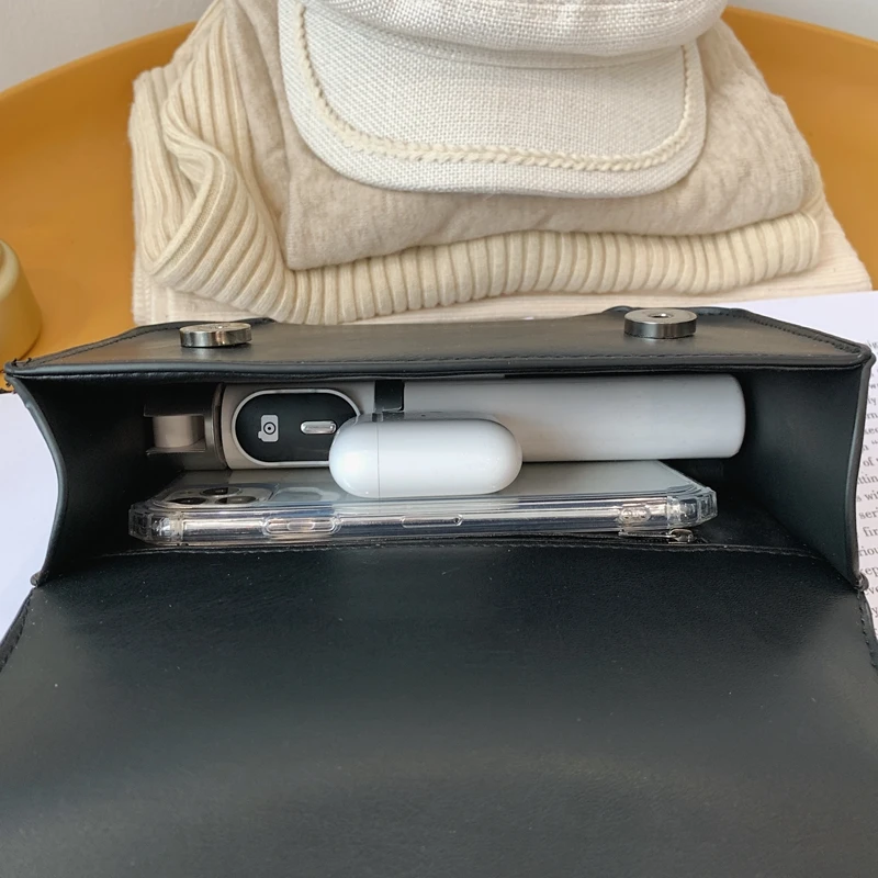 Trend Chain Small Square Handbag for Women's Bow PU Leather Messenger Bag Casual Flap Lady Tote Bags Solid Color Mini Bag Bulsos
Trend Chain Small Square Handbag for Women's Bow PU Leather Messenger Bag Casual Flap Lady Tote Bags Solid Color Mini Bag Bulsos