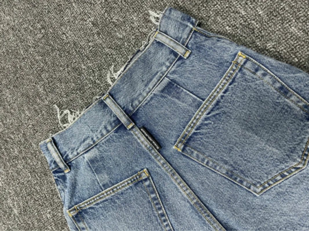 2020 New Style In Spring and Summer Fashion Classic Trendy Brand Luxry Versatile Belt Design Loose Versatile Denim Shorts A2
2020 New Style In Spring and Summer Fashion Classic Trendy Brand Luxry Versatile Belt Design Loose Versatile Denim Shorts A2
