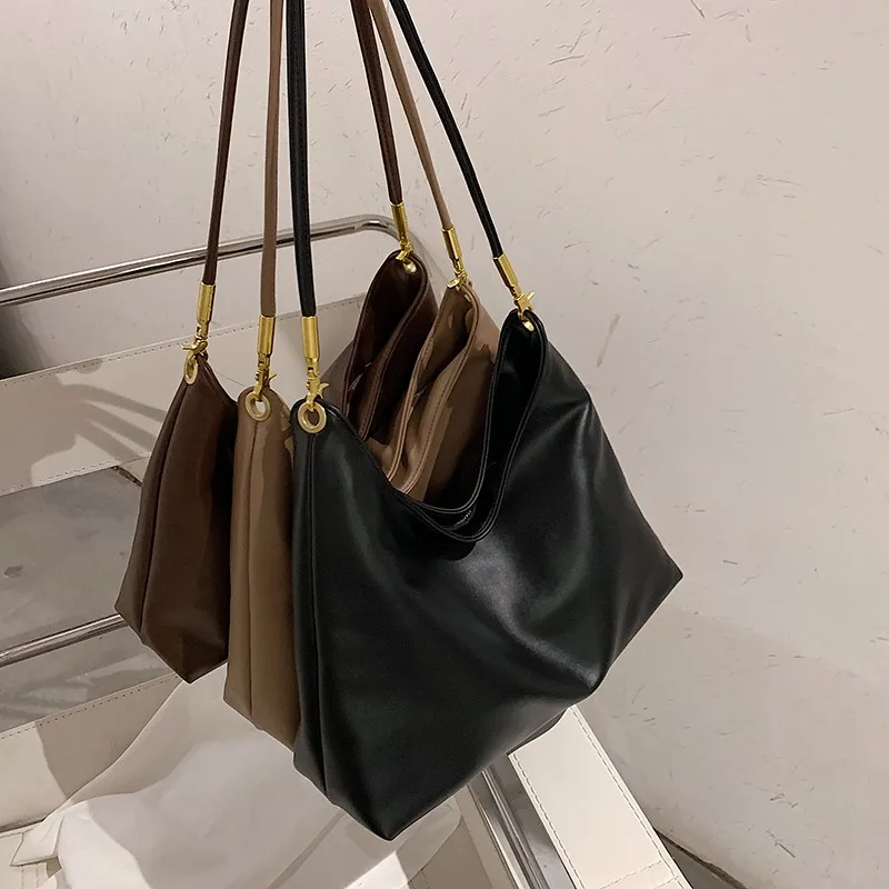 Vintage Women Tote Bag Large Capacity Shoulder Bags High Quality PU Leather Shoulder Bags Ladies Underarm Bags Sac A Main Femme
Vintage Women Tote Bag Large Capacity Shoulder Bags High Quality PU Leather Shoulder Bags Ladies Underarm Bags Sac A Main Femme