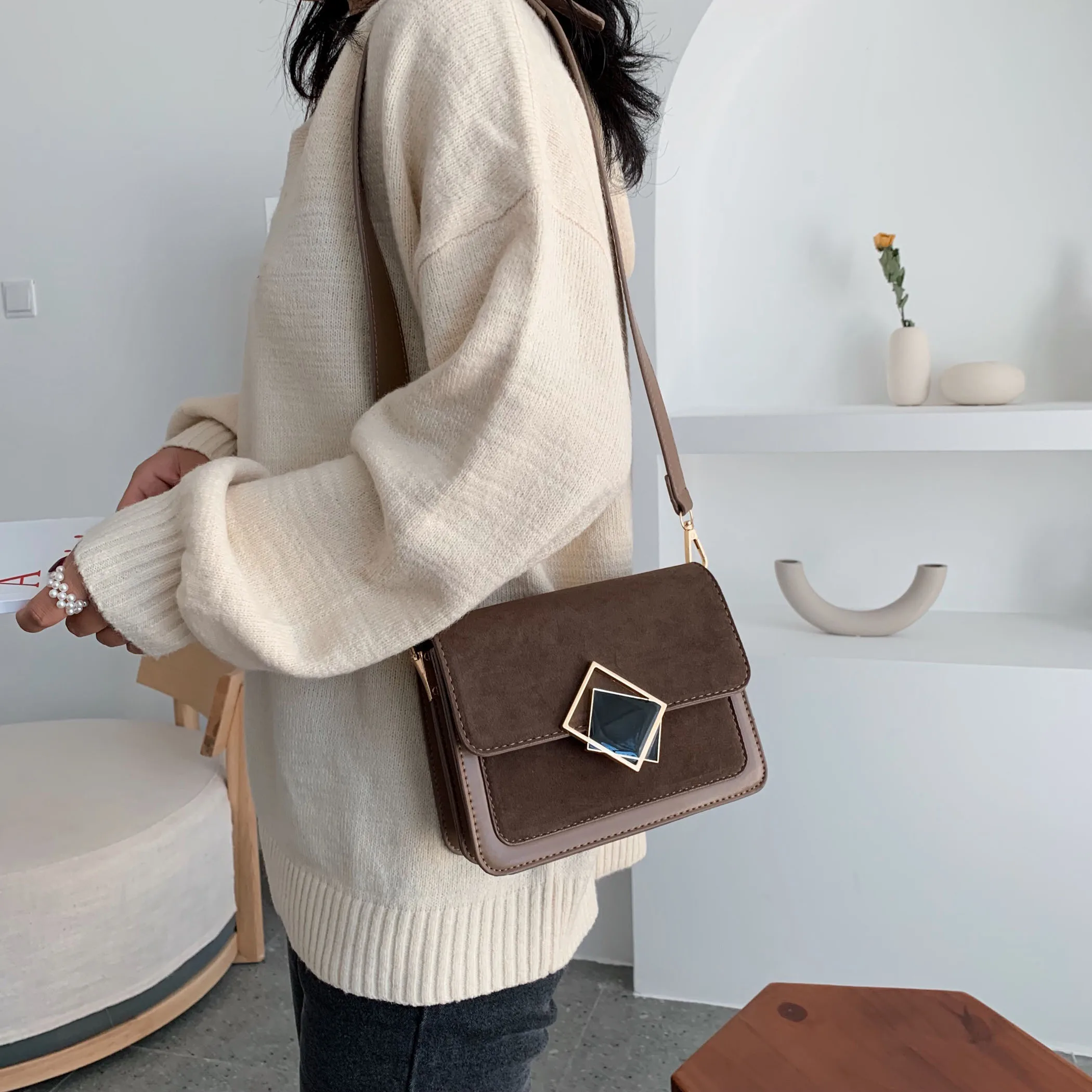 Contrast Color Scrub Leather Crossbody Bags For Women 2020 Small Shoulder Messenger Bag Lady Designer Luxury Lock Handbags
Contrast Color Scrub Leather Crossbody Bags For Women 2020 Small Shoulder Messenger Bag Lady Designer Luxury Lock Handbags