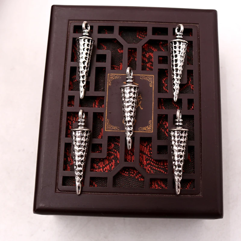8pcs/lot Silver Plated 3D Ice Cone Charm Metal Pendants DIY Necklaces Bracelets Jewelry Handicraft Accessories 31*8mm P648
8pcs/lot Silver Plated 3D Ice Cone Charm Metal Pendants DIY Necklaces Bracelets Jewelry Handicraft Accessories 31*8mm P648