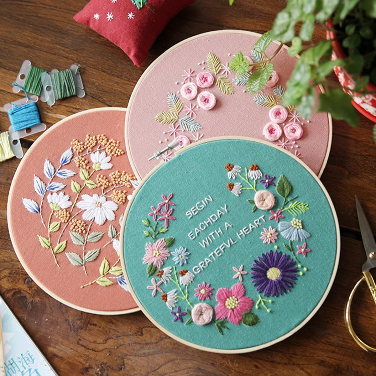 20x20cm Patterned Embroidery 3 Set Of Embroidery Starter Kits Floral Cross Stitch Kits Suitable For Beginners Adults Kids
20x20cm Patterned Embroidery 3 Set Of Embroidery Starter Kits Floral Cross Stitch Kits Suitable For Beginners Adults Kids