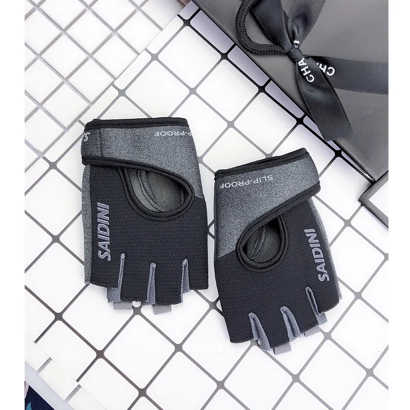 Fitness Gloves Yoga Spinning Non-Slip Half-Finger and Breathable Wear-Resistant Equipment Dumbbell Training Sports Gloves 
Fitness Gloves Yoga Spinning Non-Slip Half-Finger and Breathable Wear-Resistant Equipment Dumbbell Training Sports Gloves