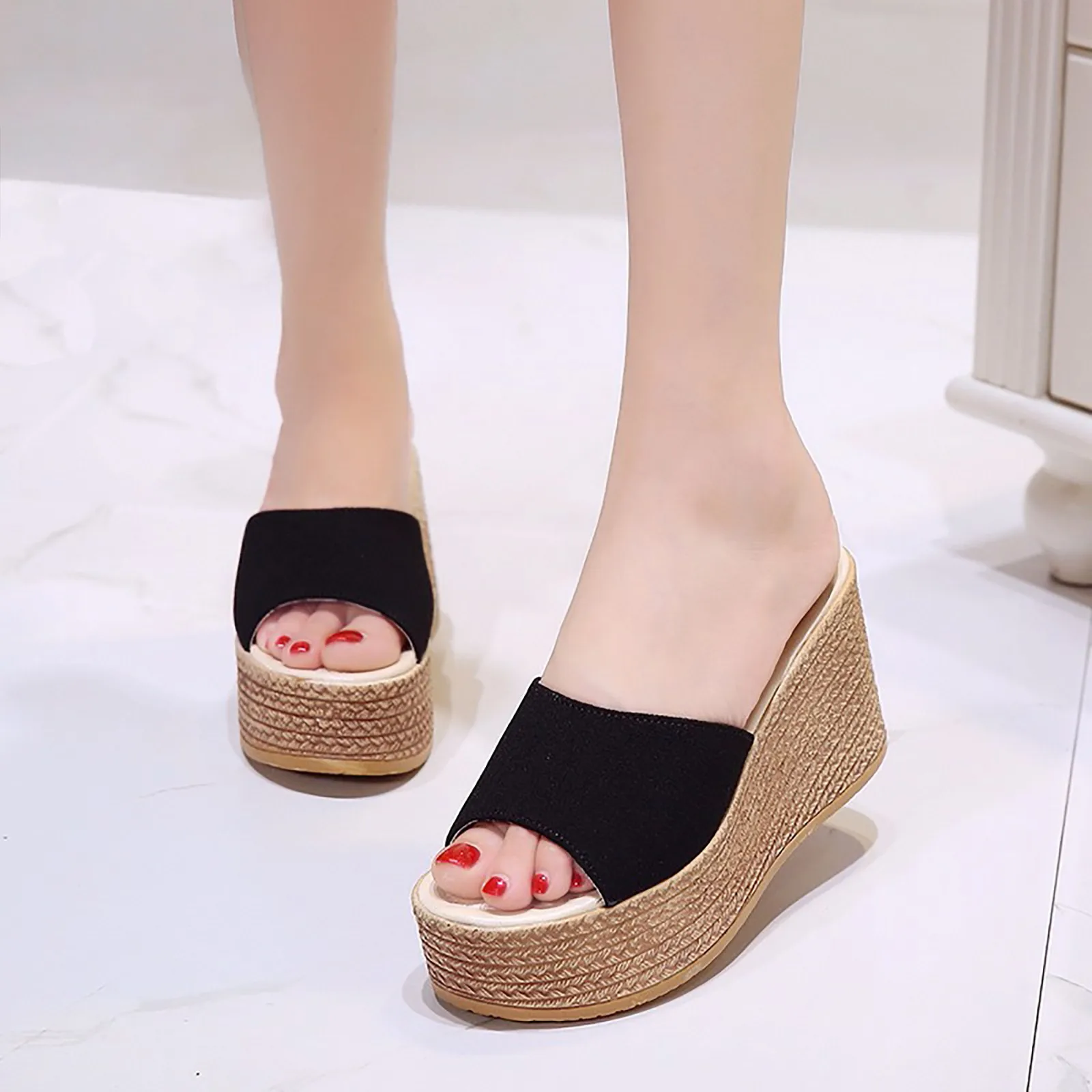 Сандалии женские на высокой танкетке, повседневная обувь на толстой подошве, босоножки на танкетке, обувь для отдыха, лето
Сандалии женские на высокой танкетке, повседневная обувь на толстой подошве, босоножки на танкетке, обувь для отдыха, лето