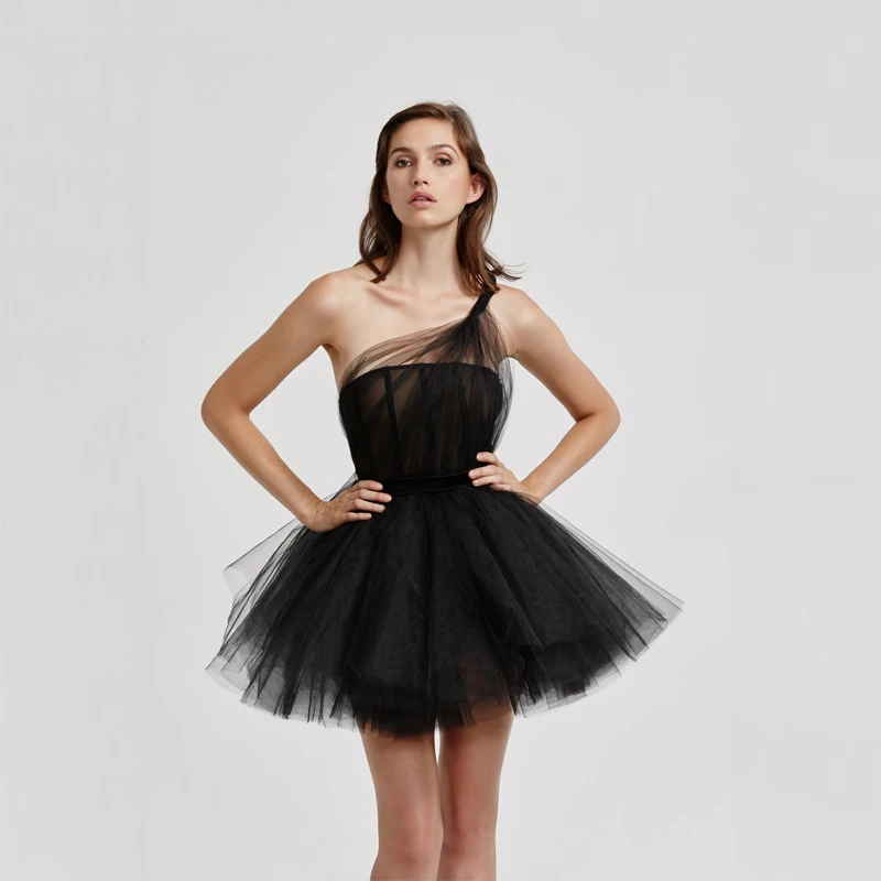 Black Simple Sexy Elegant Party Dresses One Shoulder Tulle Ball Gown Short Mini Length Women Cocktail Night Gowns Custom Made
Black Simple Sexy Elegant Party Dresses One Shoulder Tulle Ball Gown Short Mini Length Women Cocktail Night Gowns Custom Made