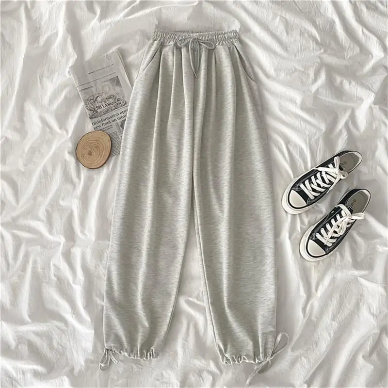 Women's Pants Casual Loose Korean Style Sweatpants Autumn Fashion New Simple Long Trousers Femme Student Bunch of feet Pants
Women's Pants Casual Loose Korean Style Sweatpants Autumn Fashion New Simple Long Trousers Femme Student Bunch of feet Pants