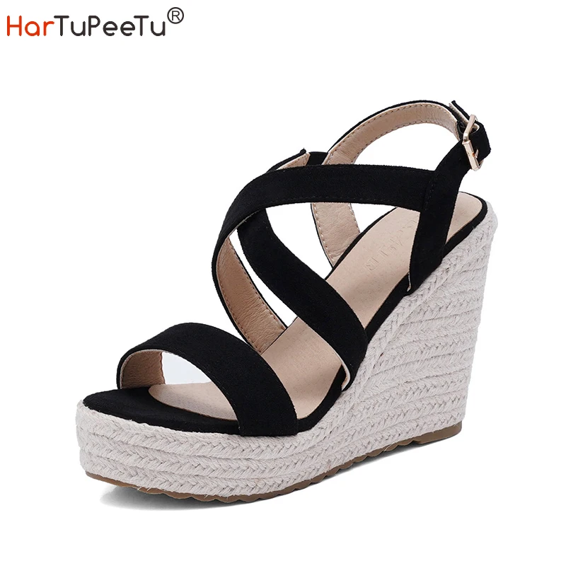 2021 Summer Women Flock Wedges Size 34~43 Bohemian Sandals Cross Buckle Strap Solid Black Brown Casual Platform Hemp Shoes
2021 Summer Women Flock Wedges Size 34~43 Bohemian Sandals Cross Buckle Strap Solid Black Brown Casual Platform Hemp Shoes