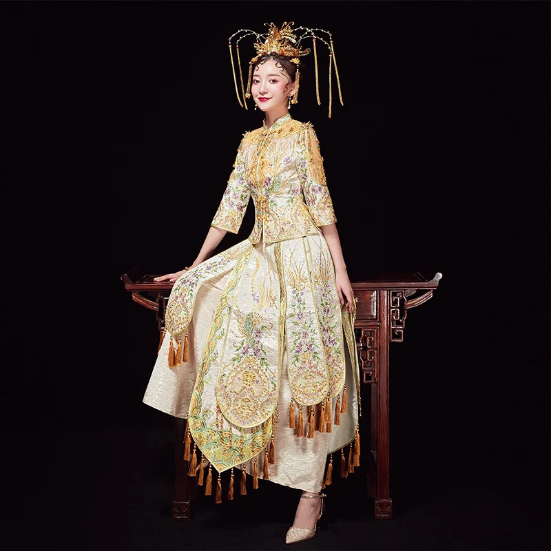 Восточный, Азиатский Невеста красота в традиционном китайском стиле свадебное платье для женщин шампанское с длинным рукавом с цветочным п... 
Восточный, Азиатский Невеста красота в традиционном китайском стиле свадебное платье для женщин шампанское с длинным рукавом с цветочным п...