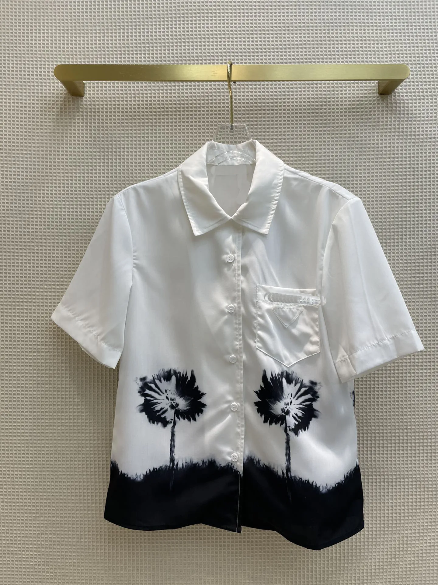 2021 new women fashion suit short sleeve shirt + high waist pleated half skirt 2-piece set 0518
2021 new women fashion suit short sleeve shirt + high waist pleated half skirt 2-piece set 0518