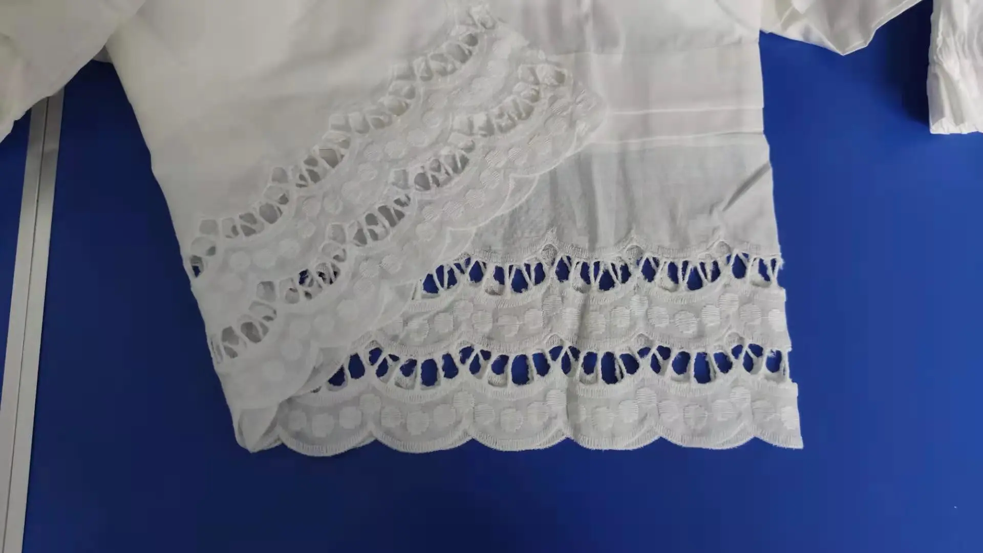 White Dress for Women O-neck Ruffles Lantern Sleeve Hollow out Embroidery Oversize Mini Dress Female 2021 Summer Fall New 
White Dress for Women O-neck Ruffles Lantern Sleeve Hollow out Embroidery Oversize Mini Dress Female 2021 Summer Fall New