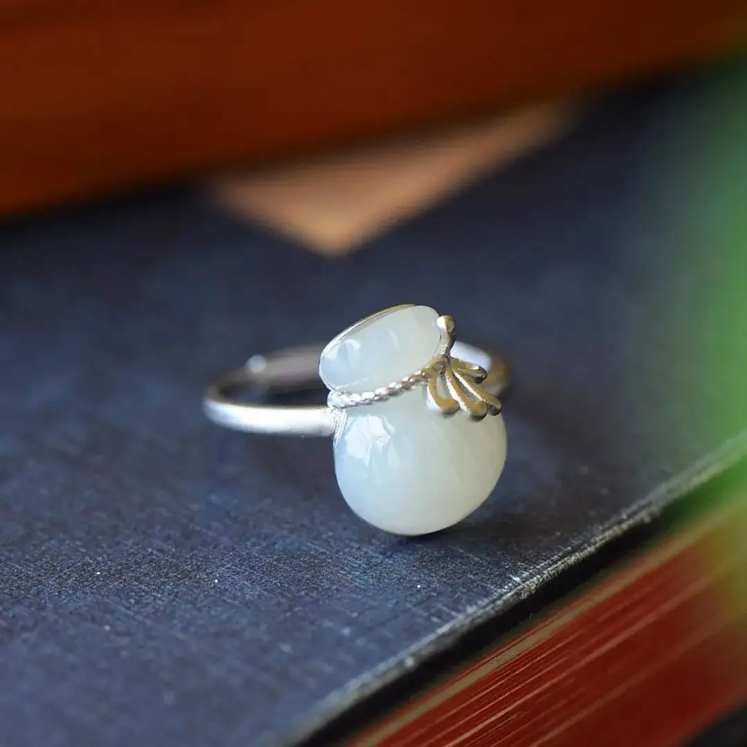 Small Chinese Character Fu Bag Natural Hetian Jade S925 Sterling Silver Ring Vintage Chinese Style Jewelry Open Adjustable Index
Small Chinese Character Fu Bag Natural Hetian Jade S925 Sterling Silver Ring Vintage Chinese Style Jewelry Open Adjustable Index