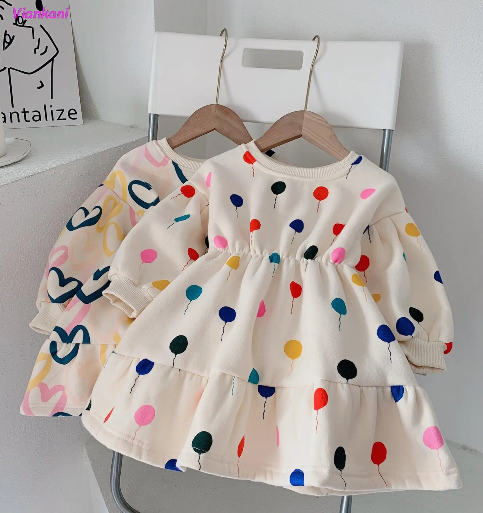 Платья для девочек, осень 2021, Корейская версия, милое и прекрасное платье принцессы с принтом Love, Детская толстовка, на 4-8 лет 
Платья для девочек, осень 2021, Корейская версия, милое и прекрасное платье принцессы с принтом Love, Детская толстовка, на 4-8 лет