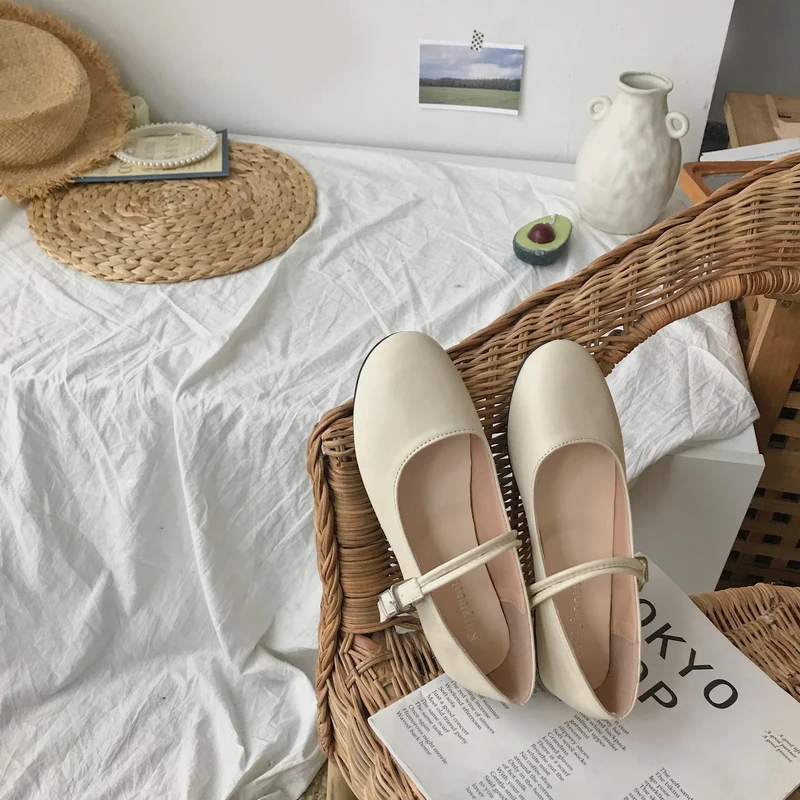 2020 New Women Shoes Flat Leather Platform Heels Shoes White Women Pointed Toe Leather Girl Flats Shoes Zapatillas Mujer W33-66 
2020 New Women Shoes Flat Leather Platform Heels Shoes White Women Pointed Toe Leather Girl Flats Shoes Zapatillas Mujer W33-66