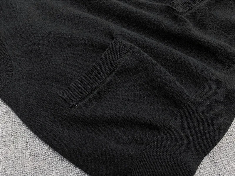 Four Colors Knit Vest Women V-neck Sleeveless Loose 2020 New Knit Sweaters with Pockets
Four Colors Knit Vest Women V-neck Sleeveless Loose 2020 New Knit Sweaters with Pockets