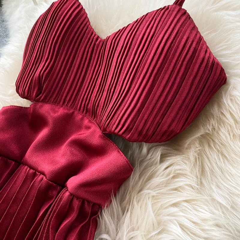 New Spring Fall Hollow Out Waist Backless Sexy Evening Party Pleated Dress Elegant Vintage Spaghetti Strap Long Dress
New Spring Fall Hollow Out Waist Backless Sexy Evening Party Pleated Dress Elegant Vintage Spaghetti Strap Long Dress