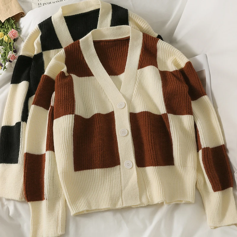 New 2021 Autumn Winter Women's Sweater Color Patchwork Plaid Single-breasted Long-sleeve Knit V-neck Loose Slimming Top
New 2021 Autumn Winter Women's Sweater Color Patchwork Plaid Single-breasted Long-sleeve Knit V-neck Loose Slimming Top