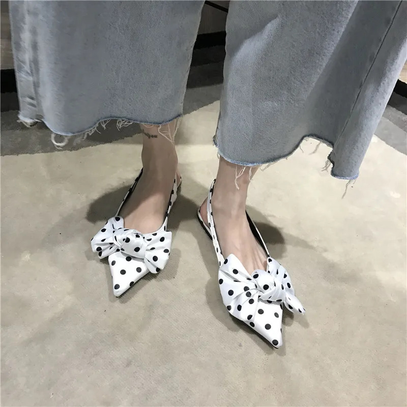 Женские брендовые дизайнерские сандалии MIULAMIULA на плоской подошве с заостренным