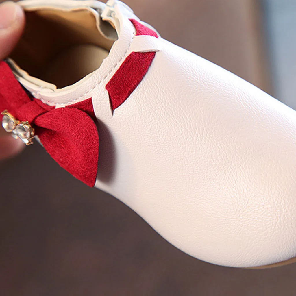 2020 Baby Kids girls Warm Winter Leather Boots Botas boots Fashion Girls Princess Casual Children Princess Dance Party Shoes
2020 Baby Kids girls Warm Winter Leather Boots Botas boots Fashion Girls Princess Casual Children Princess Dance Party Shoes