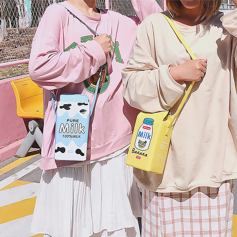 Messenger Bag Japan and South Korea New Strawberry Milk Vertical Printing Fashion Temperament One-Shoulder Creative Personality
Messenger Bag Japan and South Korea New Strawberry Milk Vertical Printing Fashion Temperament One-Shoulder Creative Personality
