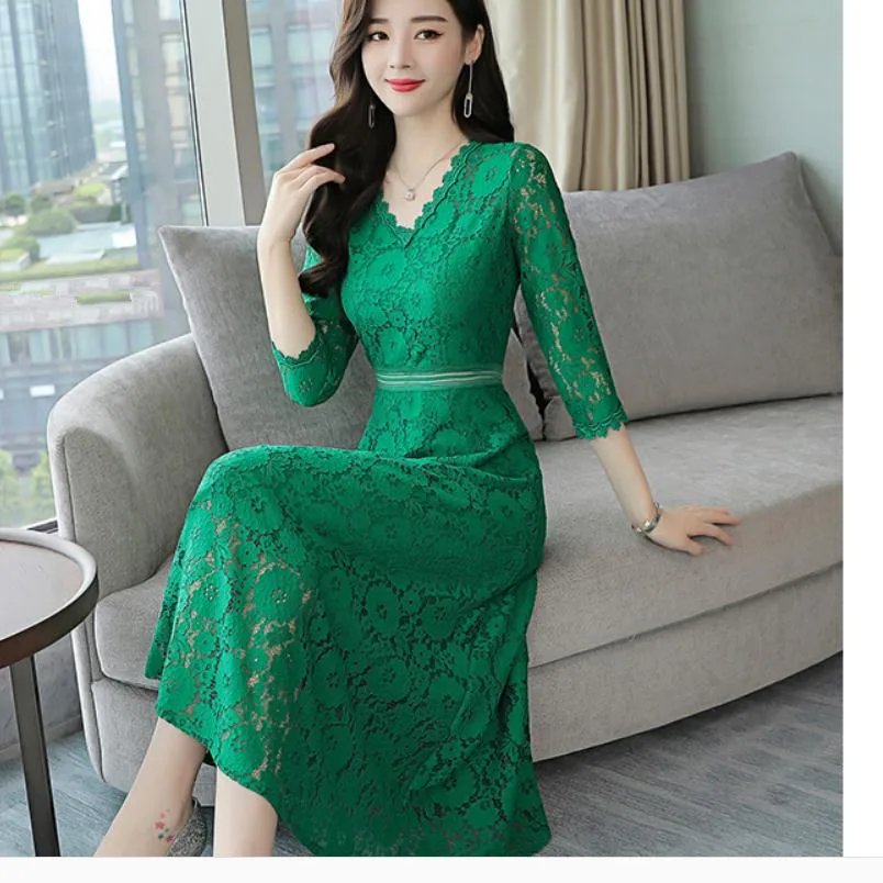 Женское кружевное платье с v-образным вырезом, лето 2019
Женское кружевное платье с v-образным вырезом, лето 2019