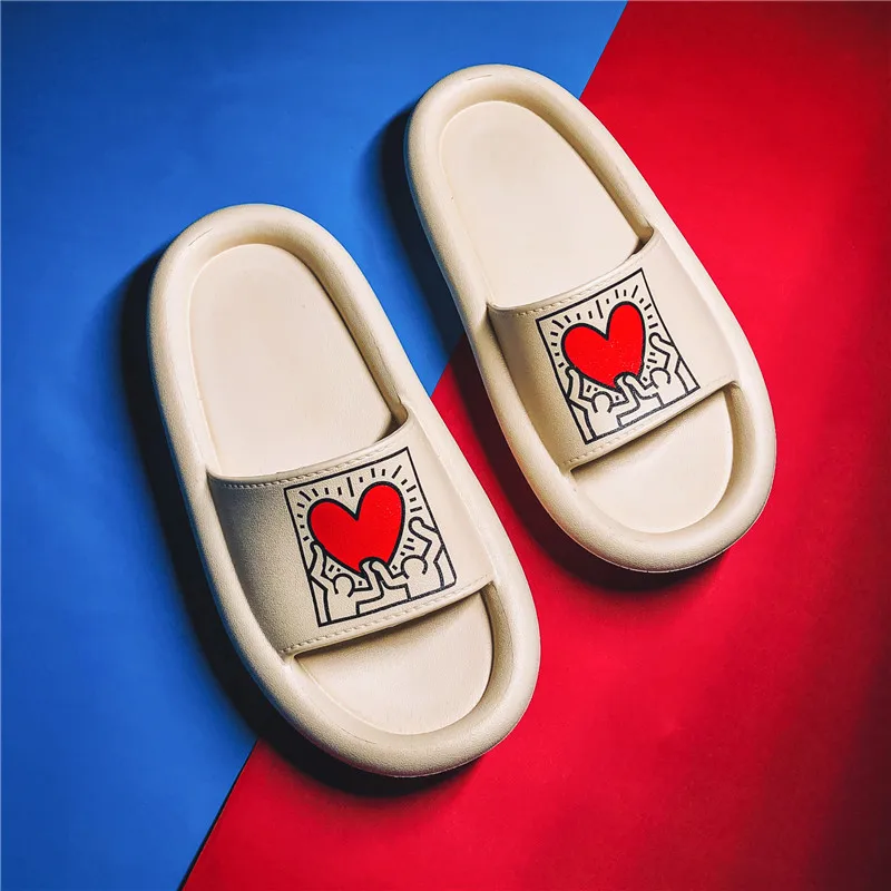 2021 New Red Heart Print Cute Home Slippers Men Lovers Designer Platform Slides Men Summer Outdoor Leisure Women Beach Slippers
2021 New Red Heart Print Cute Home Slippers Men Lovers Designer Platform Slides Men Summer Outdoor Leisure Women Beach Slippers
