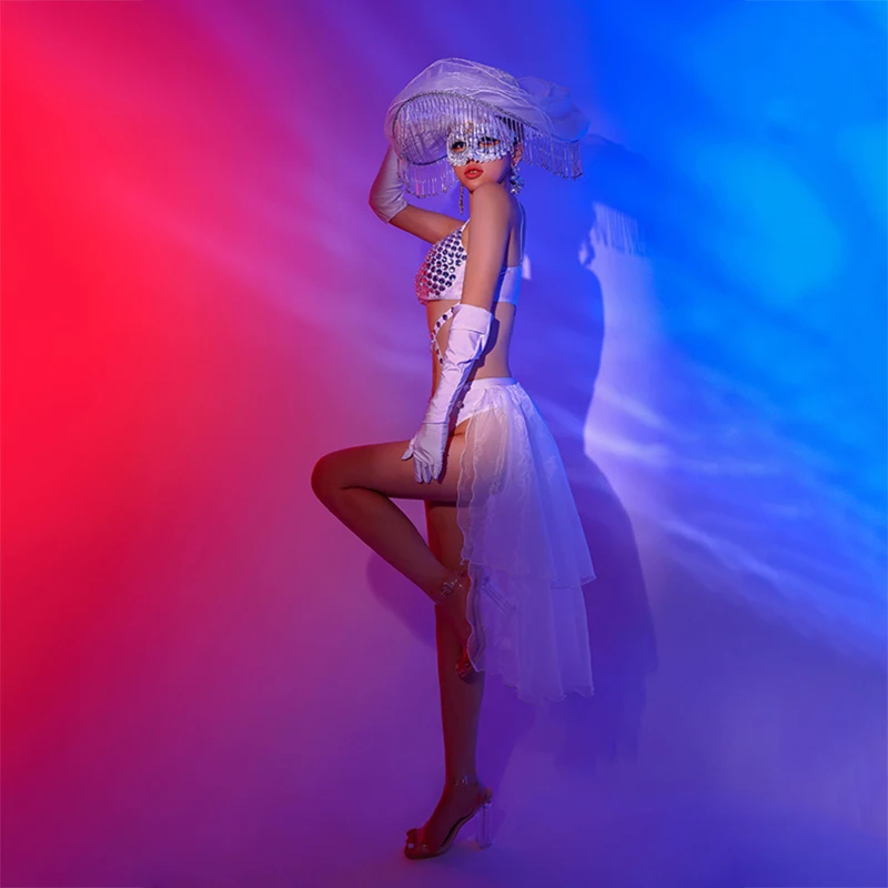 New Stage Costumes Women Shiny Rhinestone Bikini Set Fringed Hat Nightclub Bar Singer Dj Ds Clothes Performance Wear DN6601
New Stage Costumes Women Shiny Rhinestone Bikini Set Fringed Hat Nightclub Bar Singer Dj Ds Clothes Performance Wear DN6601