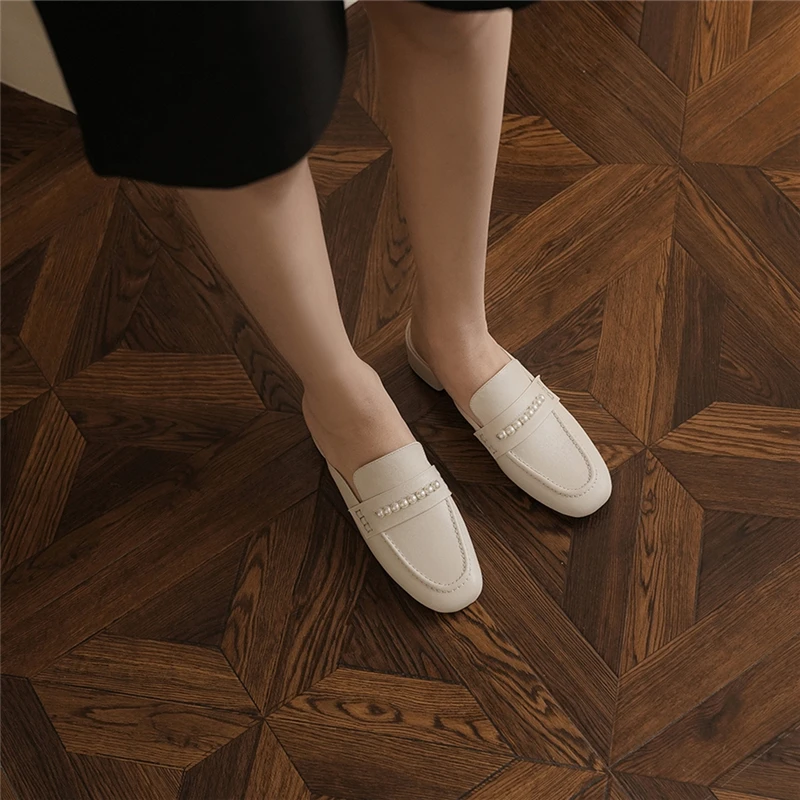 CONASCO Concise Casual Summer Women Sandals Pearl Round Toe Mules Genuine Leather Slippers Square Heels Flat With Shoes Woman
CONASCO Concise Casual Summer Women Sandals Pearl Round Toe Mules Genuine Leather Slippers Square Heels Flat With Shoes Woman