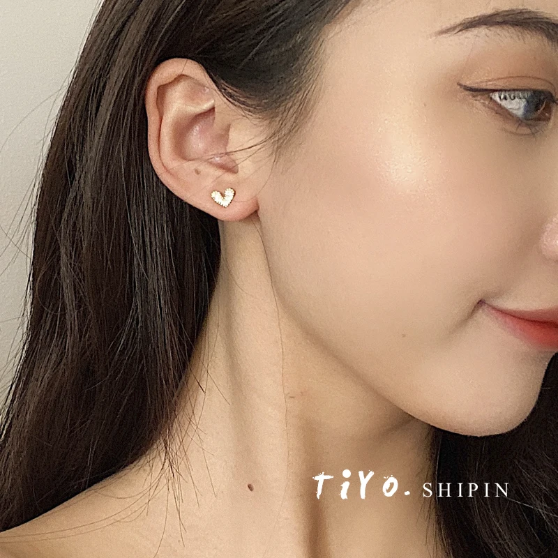 S925 needle Delicate Jewelry Love Earrings small High Quality Zircon Heart Stud Earrings Women Jewelry Party Gifts 2020 New
S925 needle Delicate Jewelry Love Earrings small High Quality Zircon Heart Stud Earrings Women Jewelry Party Gifts 2020 New