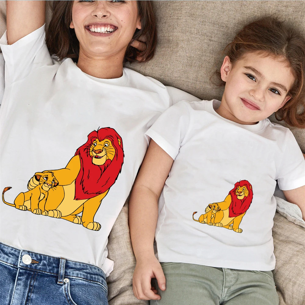 New Family Matching Clothes Mom And Daughter Son Disney The Lion King Printing Tees Mommy And Me T-Shirt White Family Look Tops 
New Family Matching Clothes Mom And Daughter Son Disney The Lion King Printing Tees Mommy And Me T-Shirt White Family Look Tops