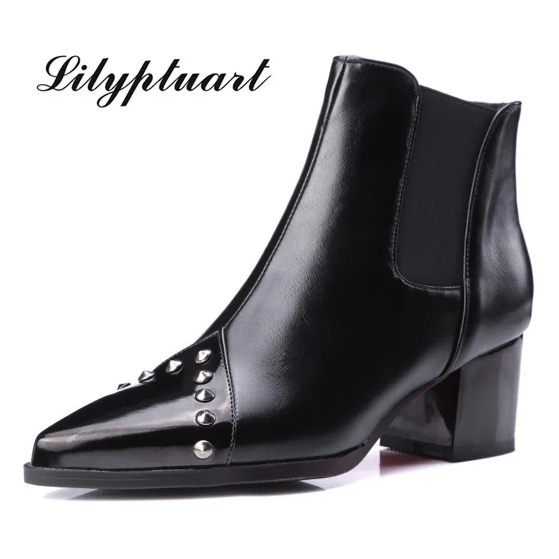 Женские ботильоны с острым носком, ботильоны на толстой подошве с заклепками, в английском стиле, Осень-зима 2019
Женские ботильоны с острым носком, ботильоны на толстой подошве с заклепками, в английском стиле, Осень-зима 2019