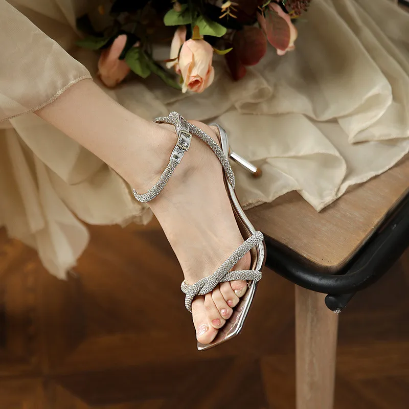 FEDONAS 2021 Fashion Genuine Leather Sandals Buckle Rhinestone Summer Newest High Heels Pumps For Women Party Prom Shoes Woman
FEDONAS 2021 Fashion Genuine Leather Sandals Buckle Rhinestone Summer Newest High Heels Pumps For Women Party Prom Shoes Woman