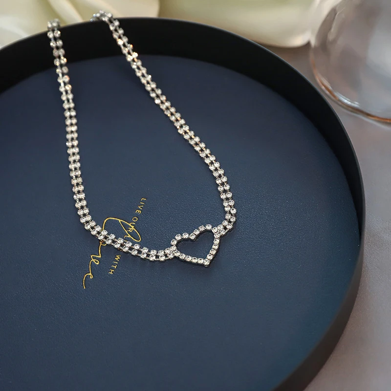 Love heart shaped temperament clavicle chain wild necklace sweet girl necklace pendant fashion for women jewelry ornaments
Love heart shaped temperament clavicle chain wild necklace sweet girl necklace pendant fashion for women jewelry ornaments