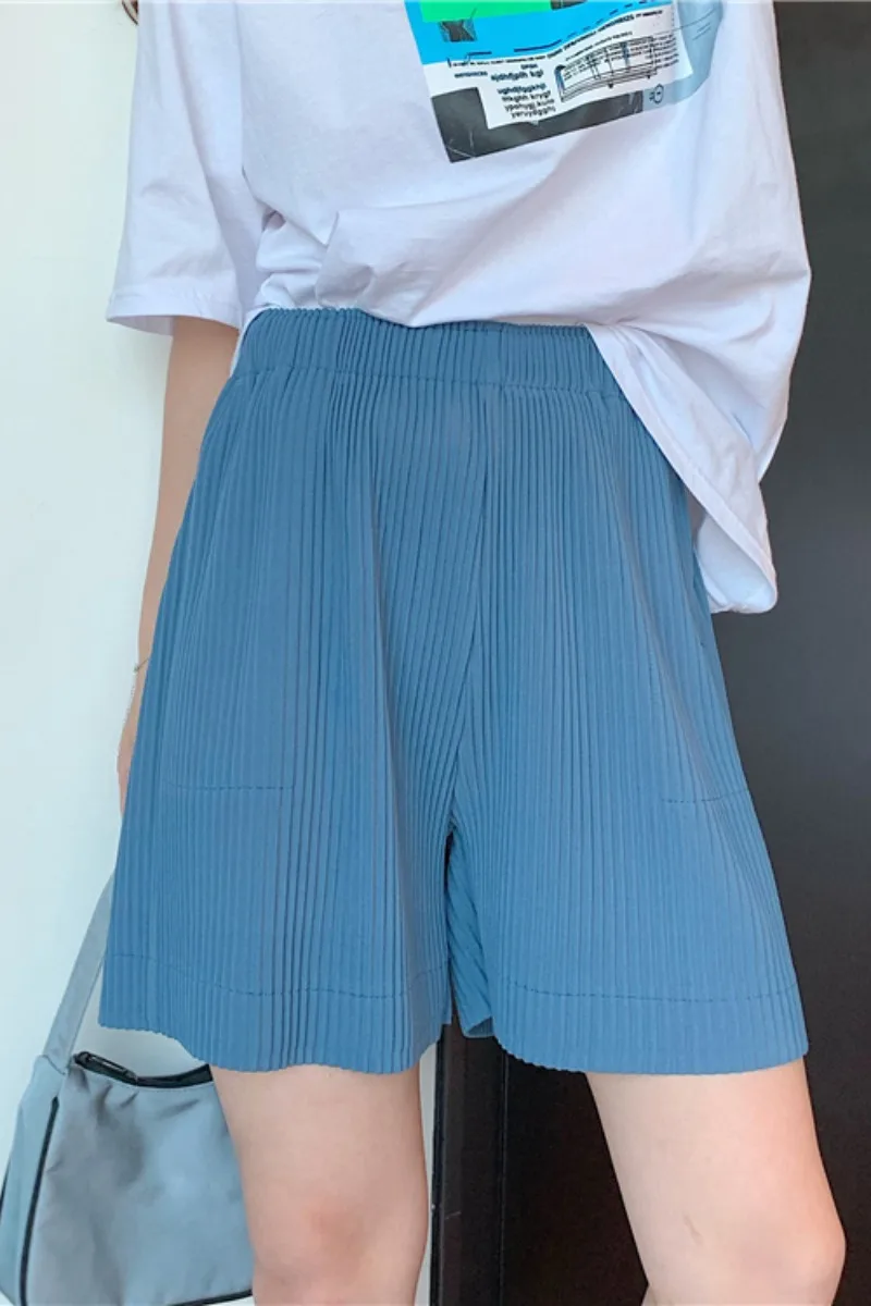 Straight casual pants women's summer thin section 2021 new loose high-waist wide-leg shorts black thin five-point pants
Straight casual pants women's summer thin section 2021 new loose high-waist wide-leg shorts black thin five-point pants