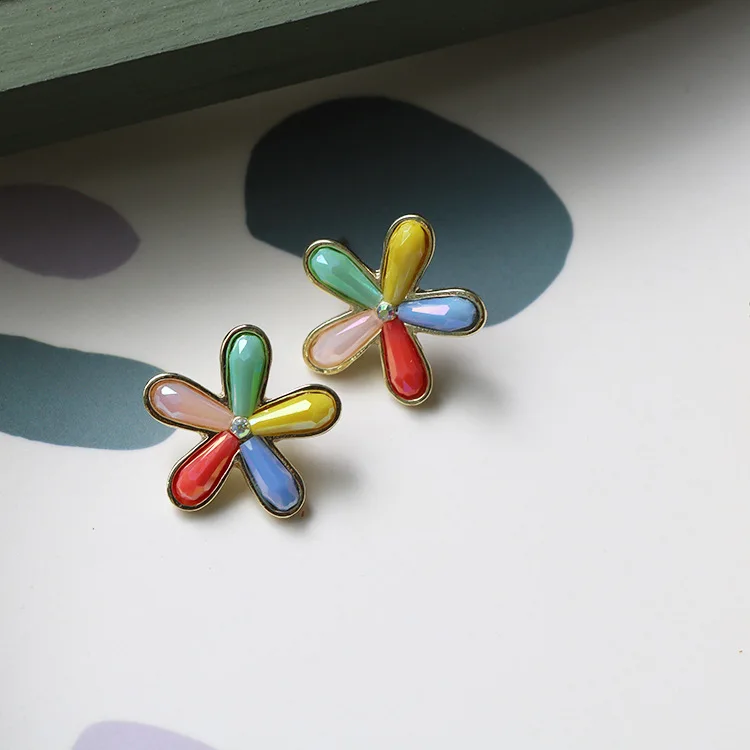 Stud Earrings Silver Needle Korea Dongdaemun Color Retro Sun Flower Earrings New Simple and Fun Jewelry for Autumn and Winter
Stud Earrings Silver Needle Korea Dongdaemun Color Retro Sun Flower Earrings New Simple and Fun Jewelry for Autumn and Winter
