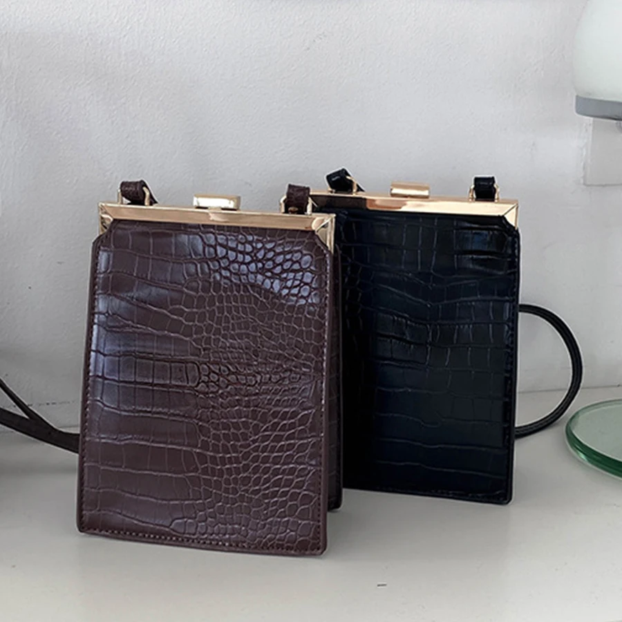 Vintage Crossbody Bags for Women 2021 PU Leather Small Shoulder Bag Stone Texture Designer Women's Hand Bags Female Mini Purse
Vintage Crossbody Bags for Women 2021 PU Leather Small Shoulder Bag Stone Texture Designer Women's Hand Bags Female Mini Purse