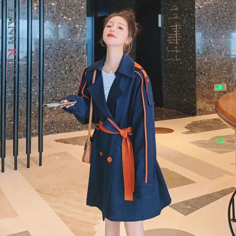 LANMREM 2022 Autumn Winter New Windbreaker Female Long Sleeve Back Button Design Lace Up Trench Coat Women Fashion 2W1232
LANMREM 2022 Autumn Winter New Windbreaker Female Long Sleeve Back Button Design Lace Up Trench Coat Women Fashion 2W1232