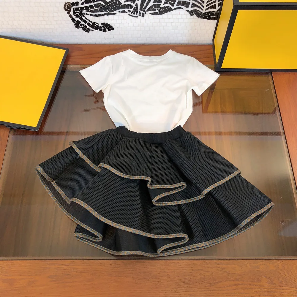High-end customized children's wear hot style foreign style short sleeve T shirt girl's gauze skirt cotton two sets of skirt
High-end customized children's wear hot style foreign style short sleeve T shirt girl's gauze skirt cotton two sets of skirt