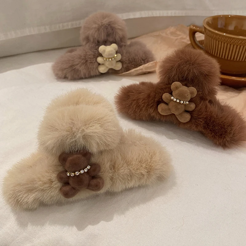 Korean Style Cartoon Bear Hair Claw Autumn and Winter Solid Color Plush Back Head Shark Clip for Women Girls Hair Accessories
Korean Style Cartoon Bear Hair Claw Autumn and Winter Solid Color Plush Back Head Shark Clip for Women Girls Hair Accessories