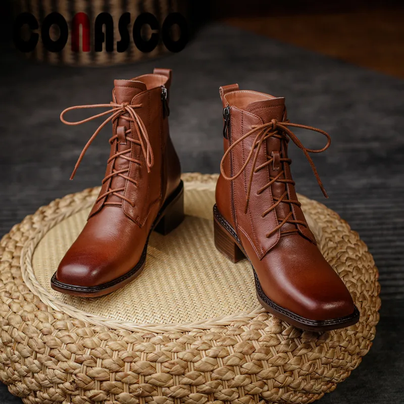 CONASCO 2021 Woman Short Boots Autumn Winter Warm Genuine Leather Casual Shoes Side Zipper Classic Design Shoes Woman
CONASCO 2021 Woman Short Boots Autumn Winter Warm Genuine Leather Casual Shoes Side Zipper Classic Design Shoes Woman